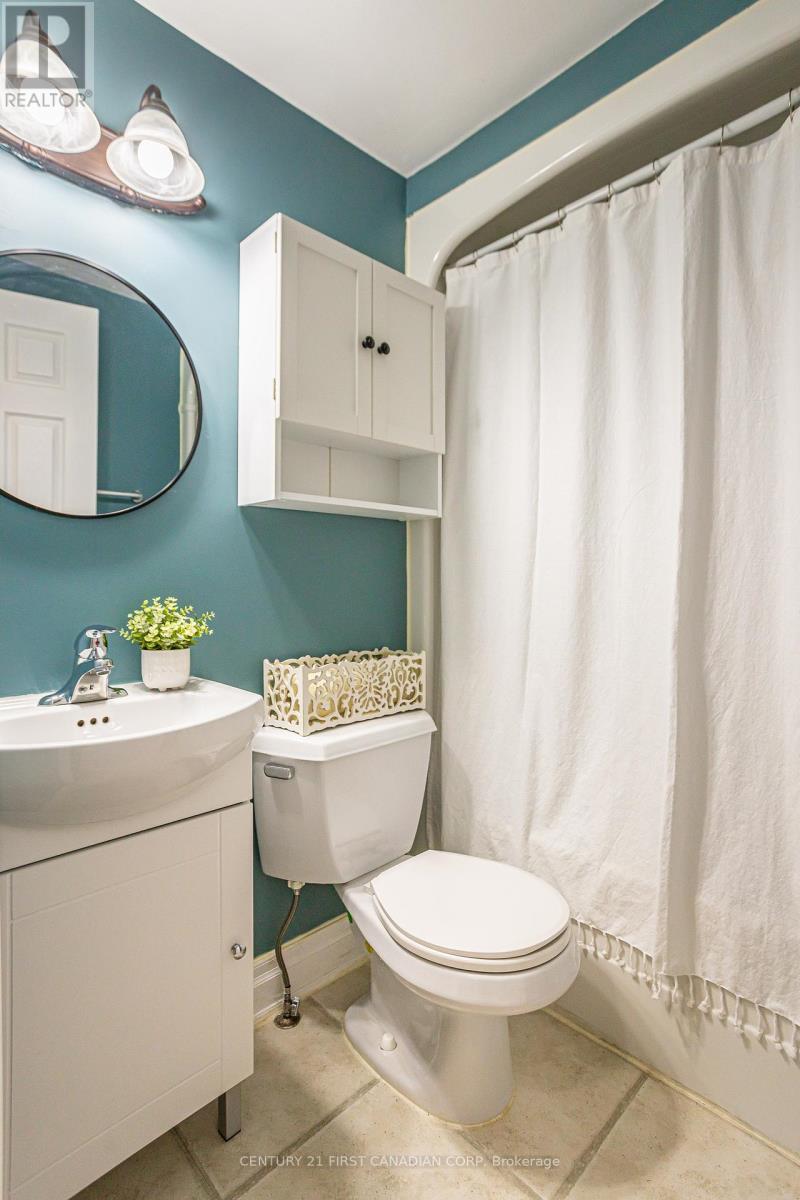 33822 Darryl Court, Bluewater (Hay), Ontario  N0M 2T0 - Photo 21 - X12071815