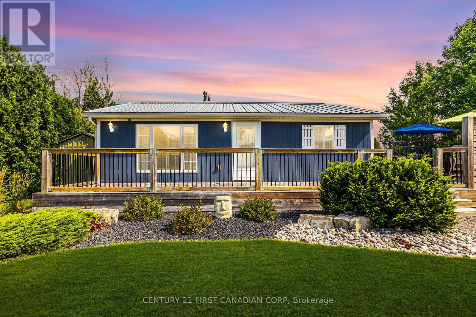 33822 Darryl Court, Bluewater (Hay), Ontario  N0M 2T0 - Photo 3 - X12071815