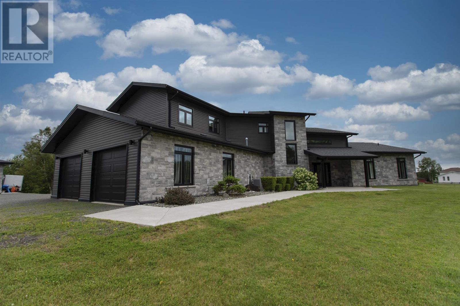 412 Fraser Rd, Oliver Paipoonge, Ontario  P7K 0B5 - Photo 2 - TB250727