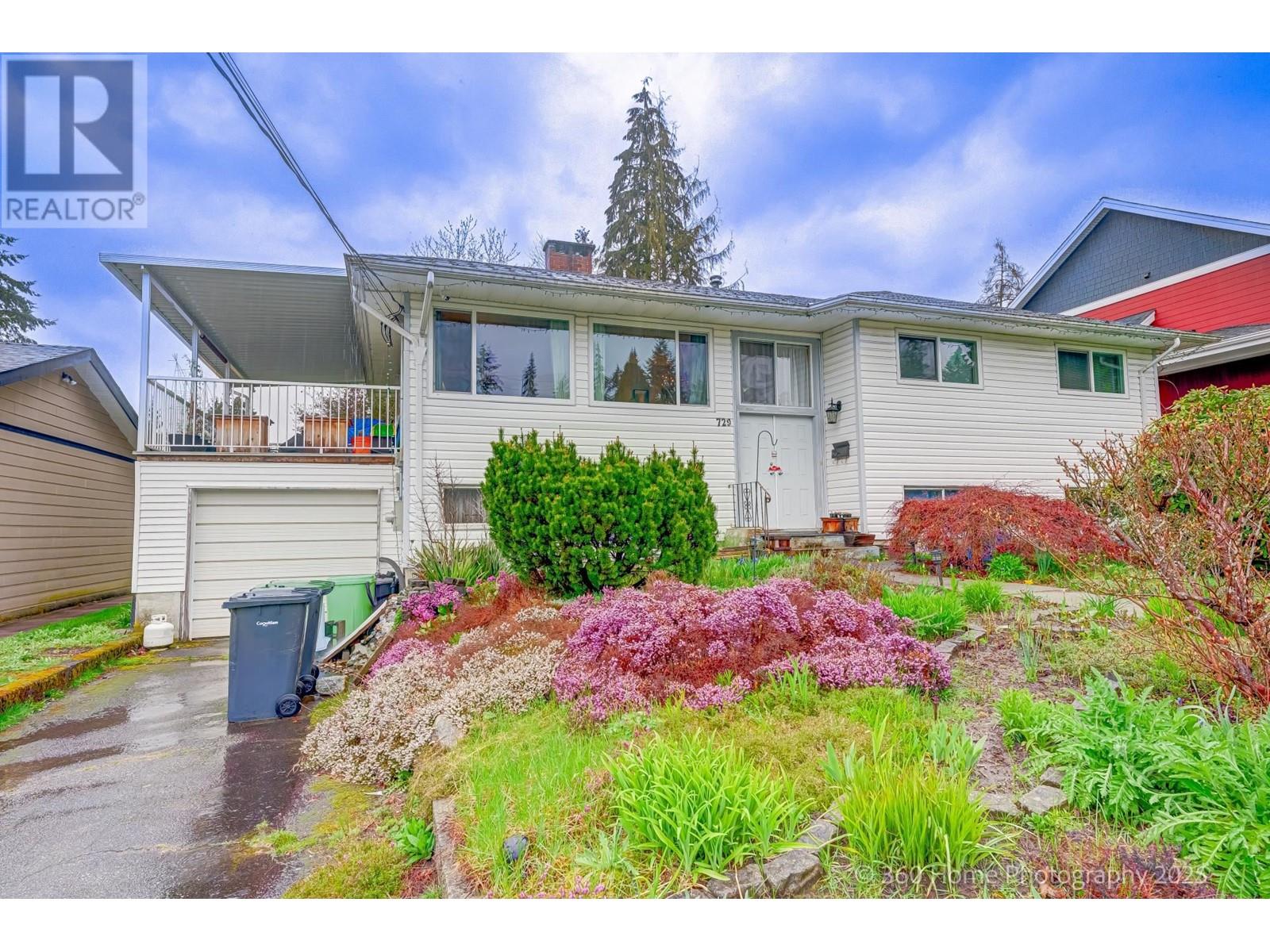 729 Accacia Avenue, Coquitlam, British Columbia  V3J 2E6 - Photo 3 - R2988060