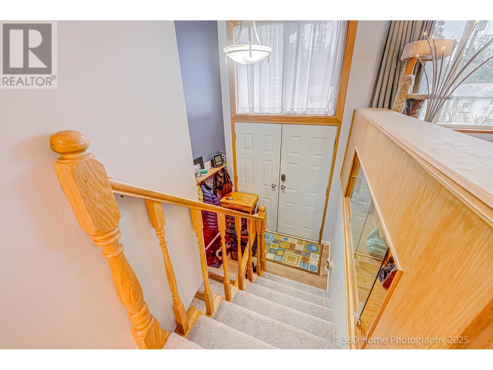 729 Accacia Avenue, Coquitlam, British Columbia  V3J 2E6 - Photo 2 - R2988060