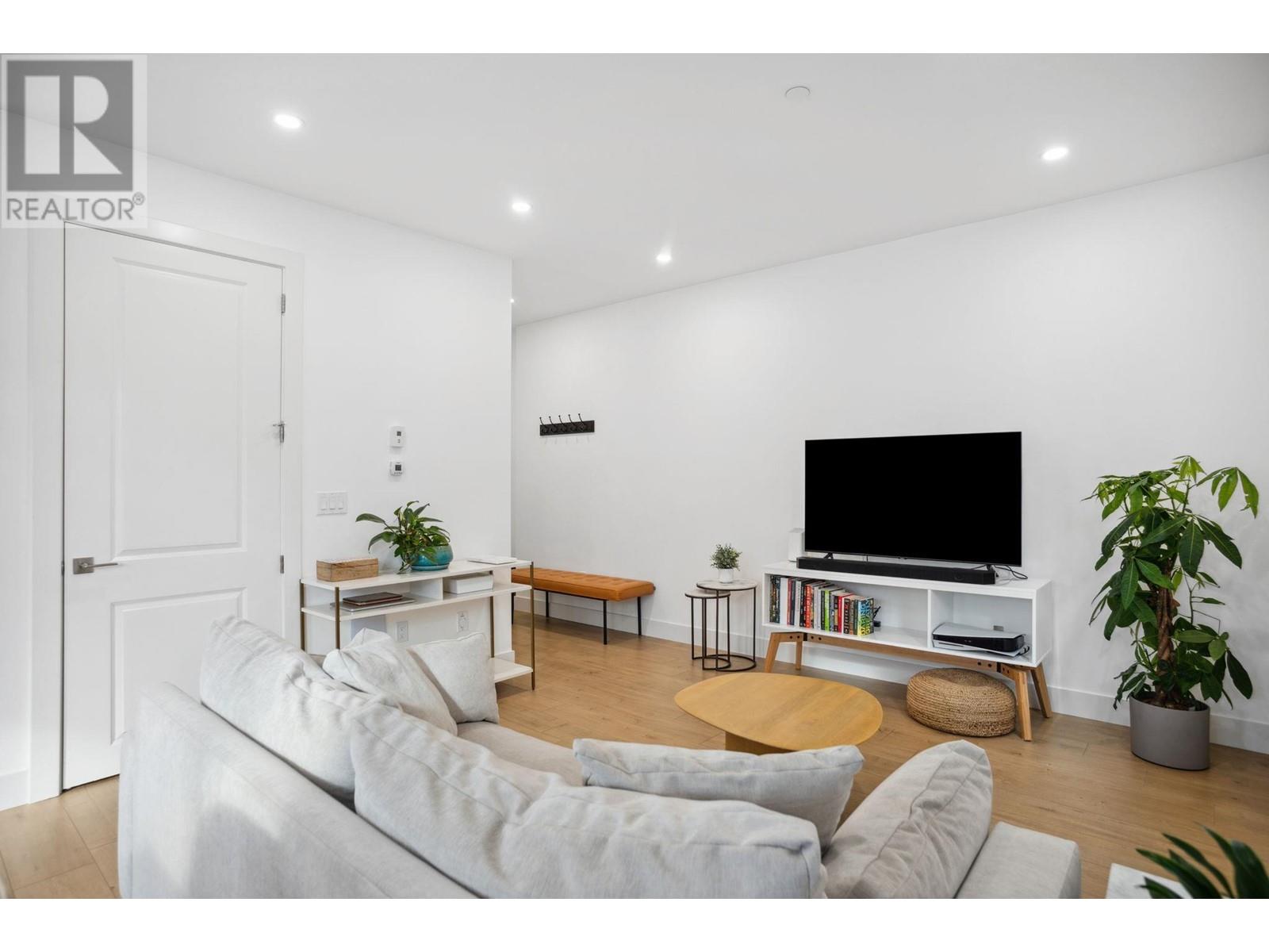 1579 Rupert Street, Vancouver, British Columbia  V5K 4L9 - Photo 4 - R2988227