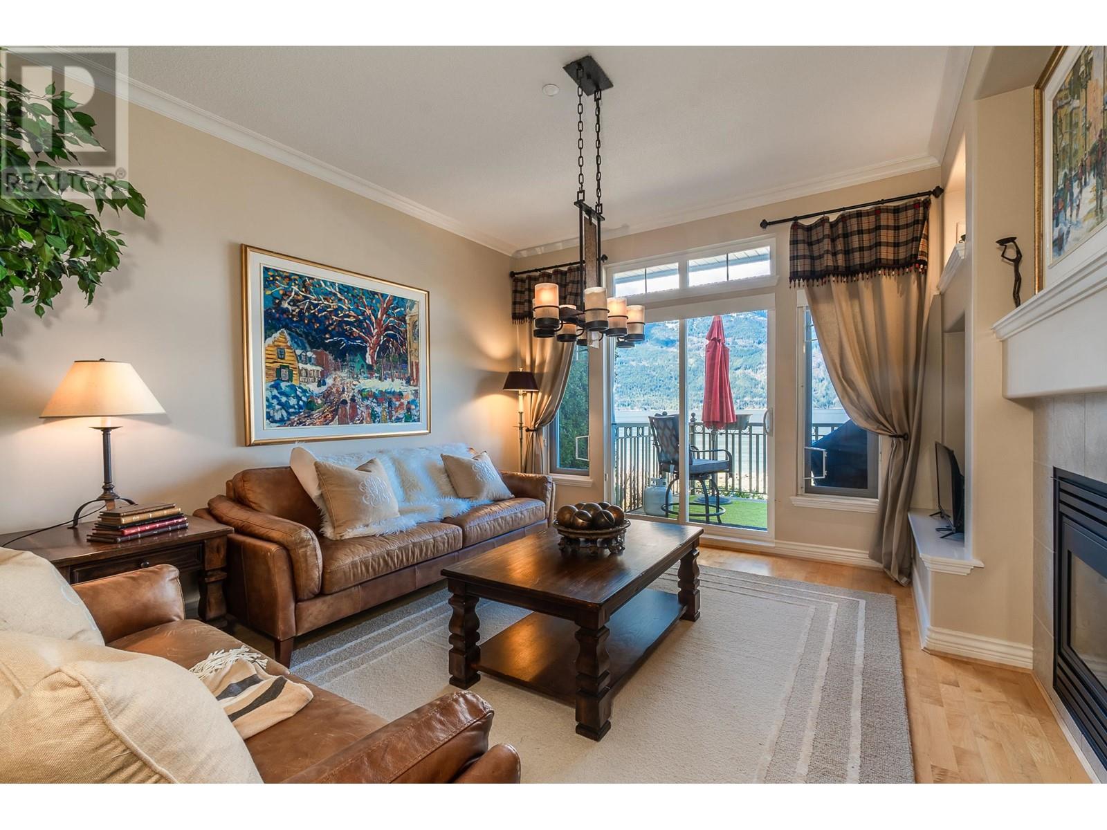 10 Beach Drive, Furry Creek, British Columbia  V0N 3Z1 - Photo 3 - R2988231