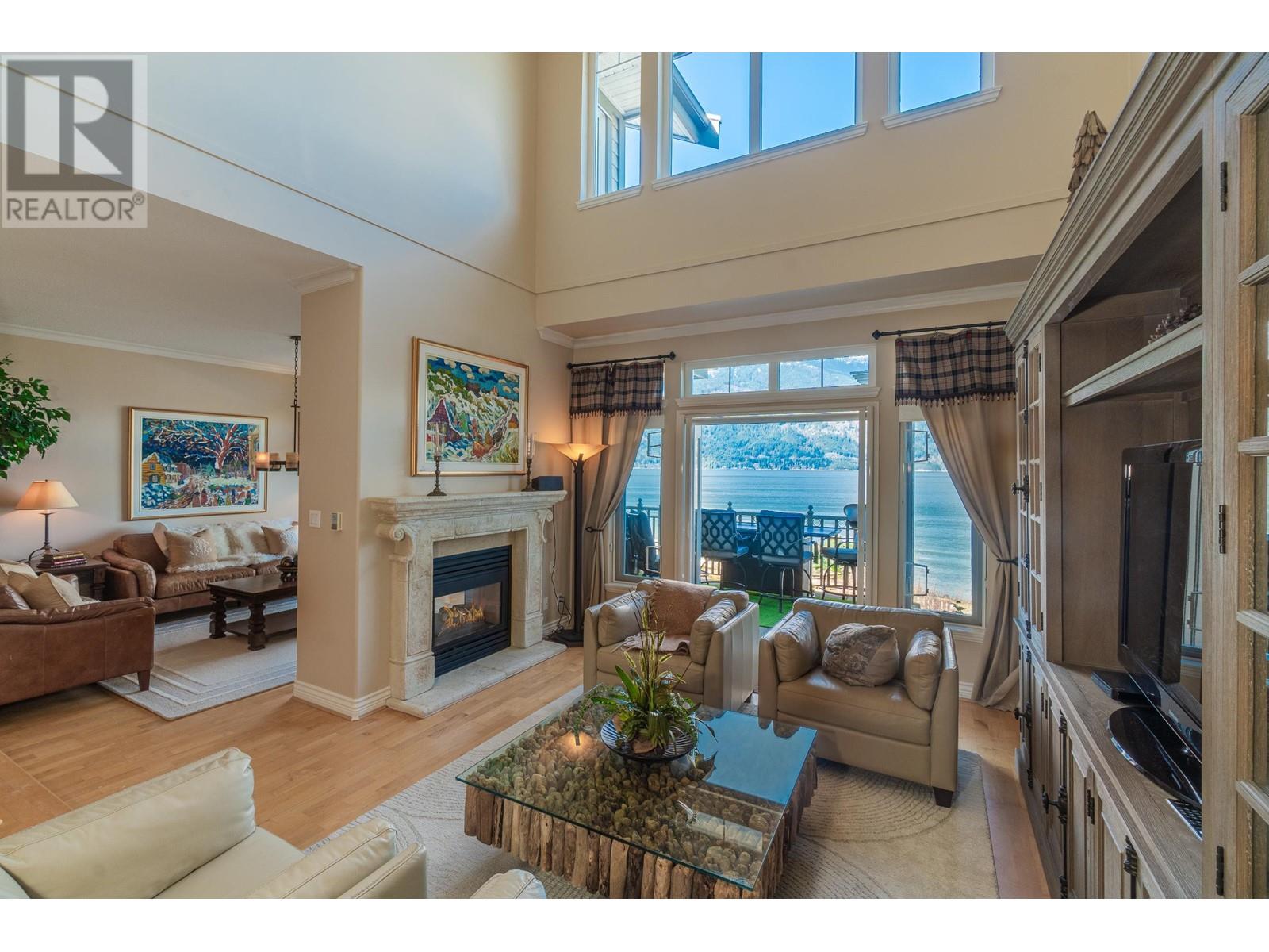 10 Beach Drive, Furry Creek, British Columbia  V0N 3Z1 - Photo 4 - R2988231