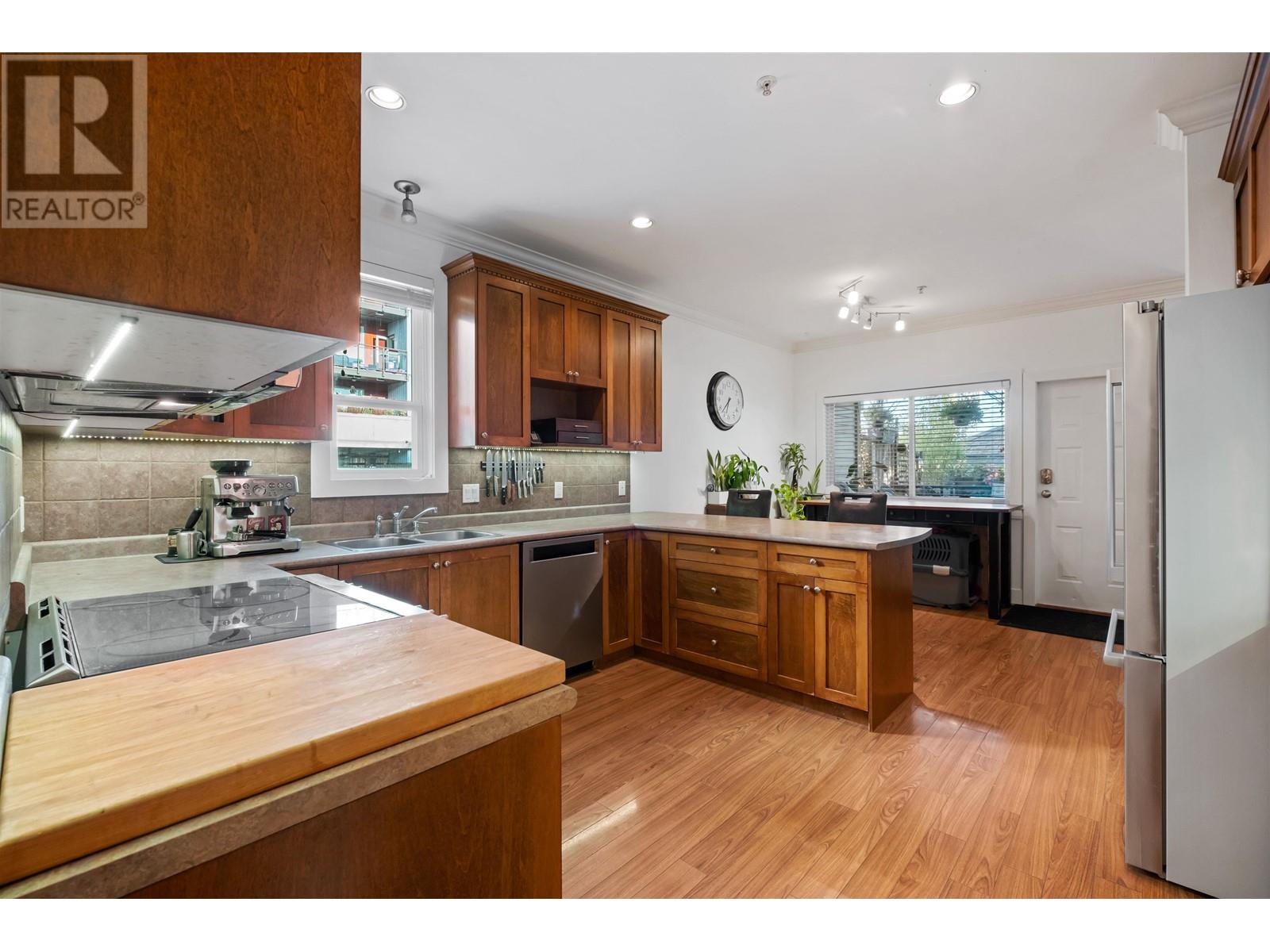 1223 W 16th Street, North Vancouver, British Columbia  V7P 1R5 - Photo 6 - R2988232
