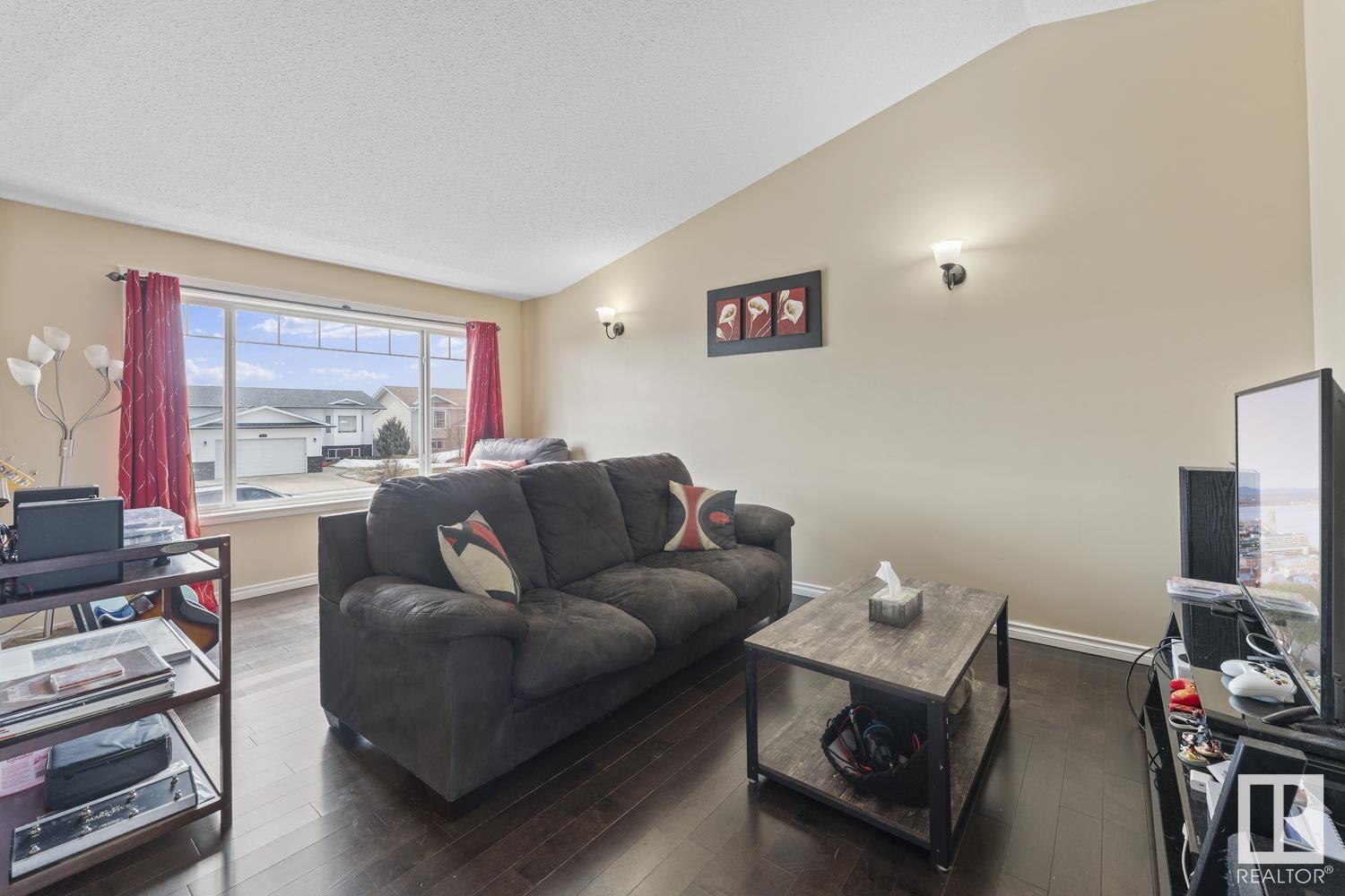 Property at 4708 64 AV image 5