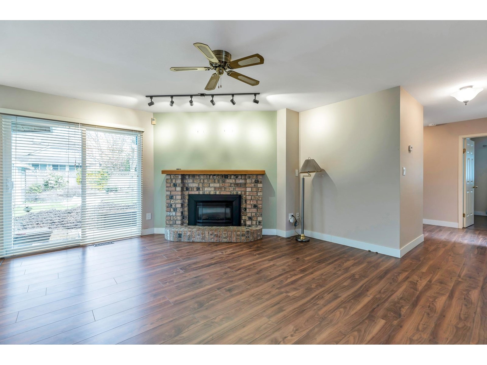 14961 20a Avenue, Surrey, British Columbia  V4A 8G1 - Photo 5 - R2987382
