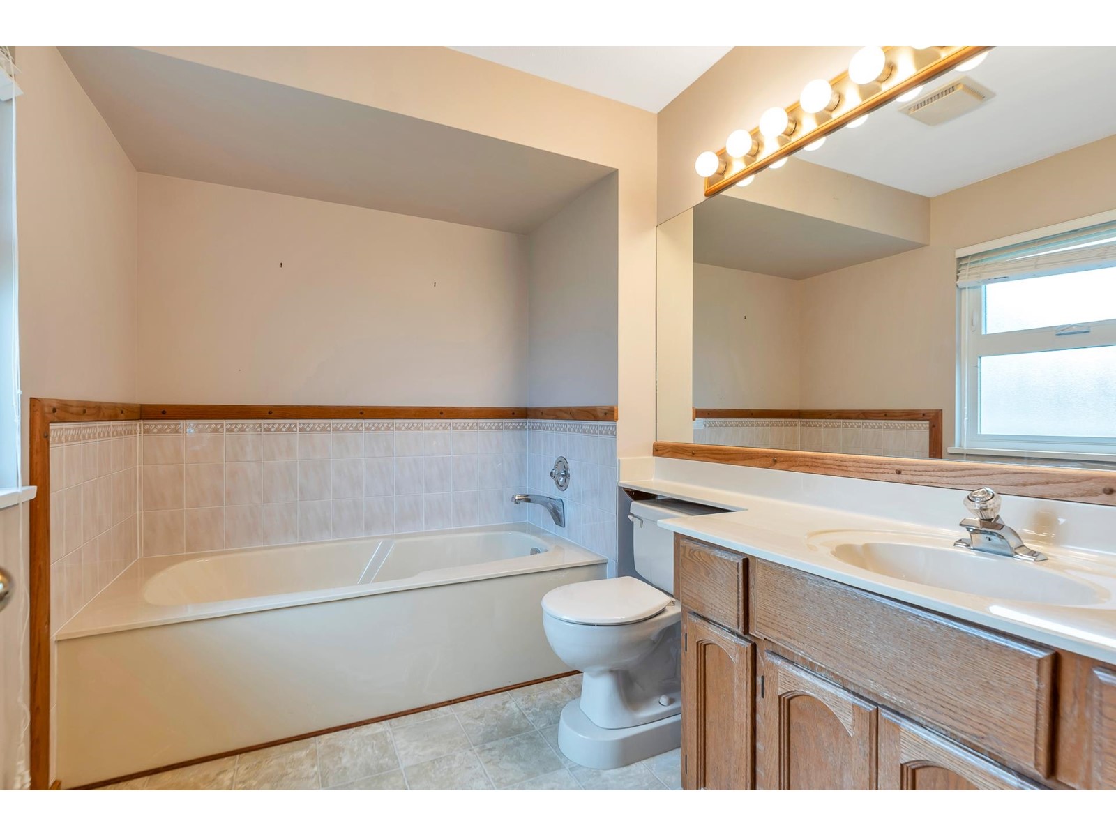 14961 20a Avenue, Surrey, British Columbia  V4A 8G1 - Photo 30 - R2987382