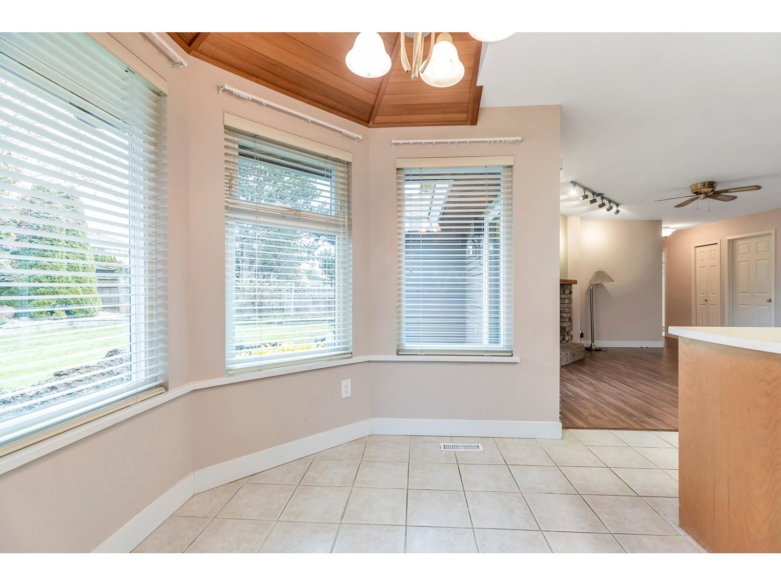 14961 20a Avenue, Surrey, British Columbia  V4A 8G1 - Photo 15 - R2987382