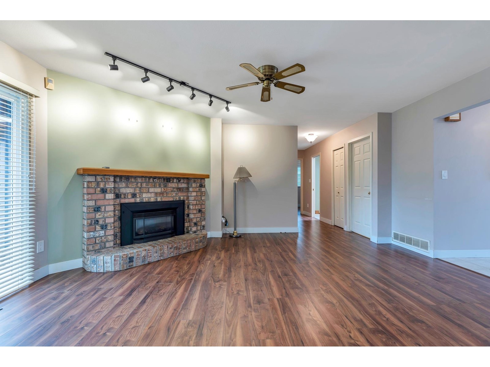 14961 20a Avenue, Surrey, British Columbia  V4A 8G1 - Photo 6 - R2987382