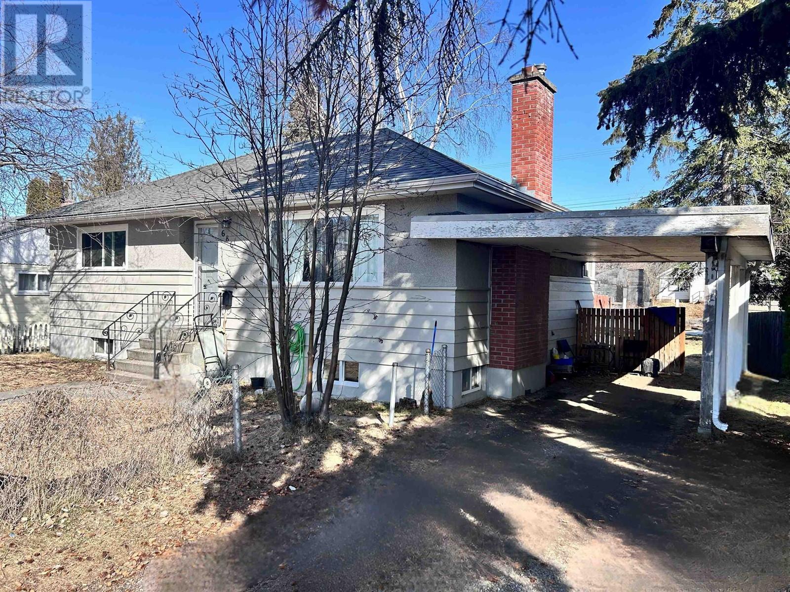Property at 686 DOUGLAS STREET image 2