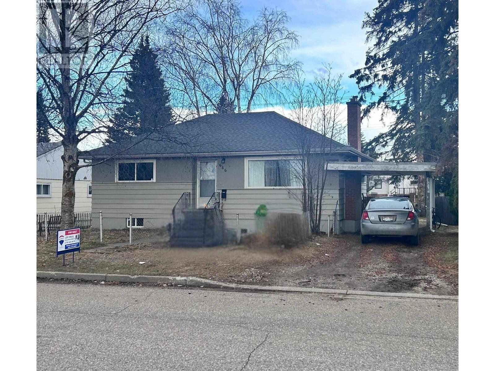 Property at 686 DOUGLAS STREET image 3