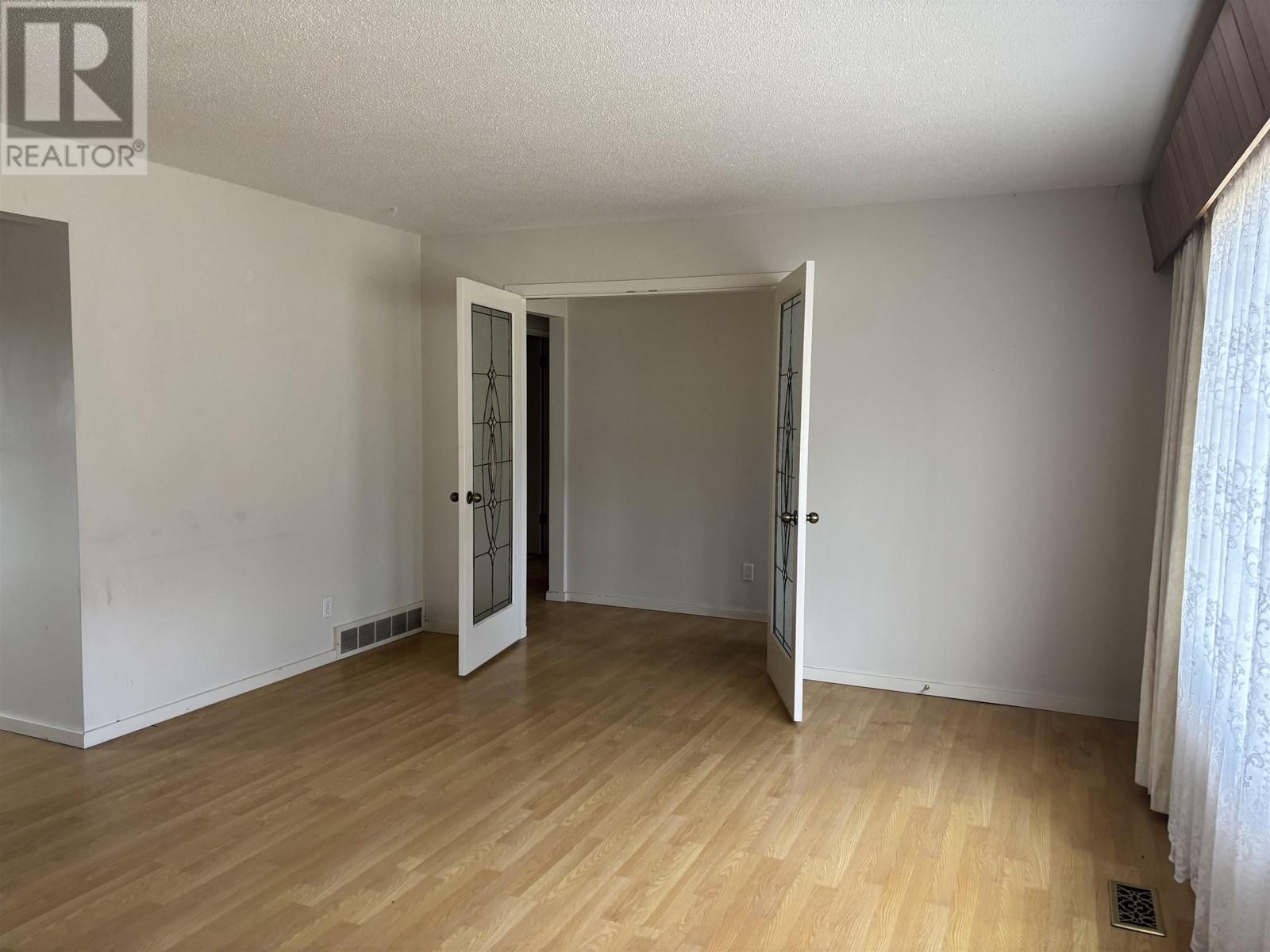 Property at 1075 N ELEVENTH AVENUE image 5