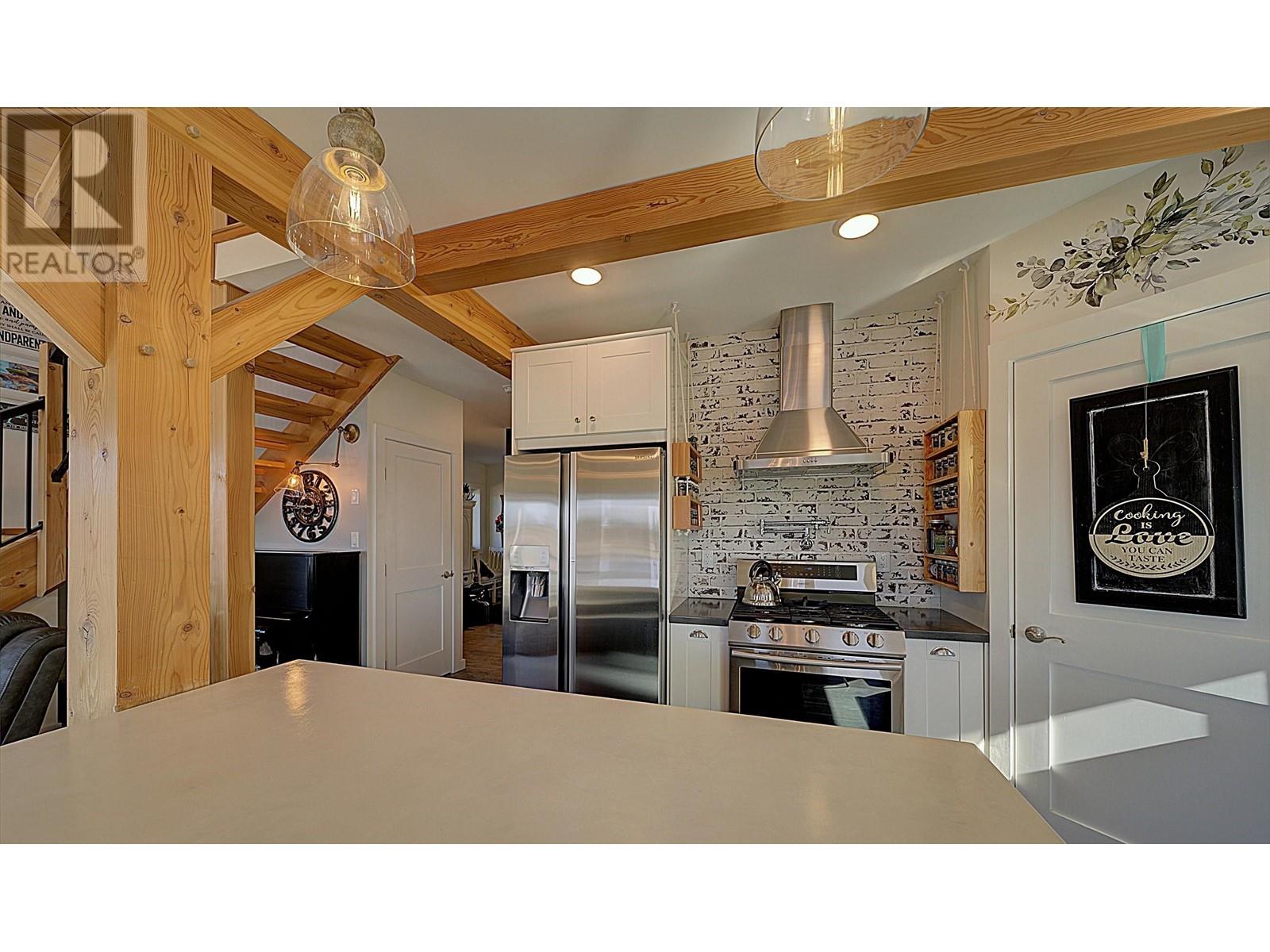 3112 Doctors Lake Road, 150 Mile House, British Columbia  V0K 2G0 - Photo 6 - R2988224