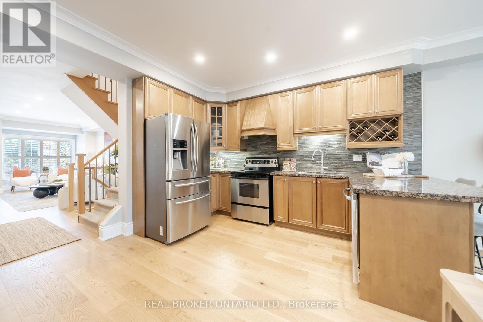 28 Corinth Gardens, Toronto (Bridle Path-Sunnybrook-York Mills), Ontario  M4P 2N5 - Photo 12 - C12071792