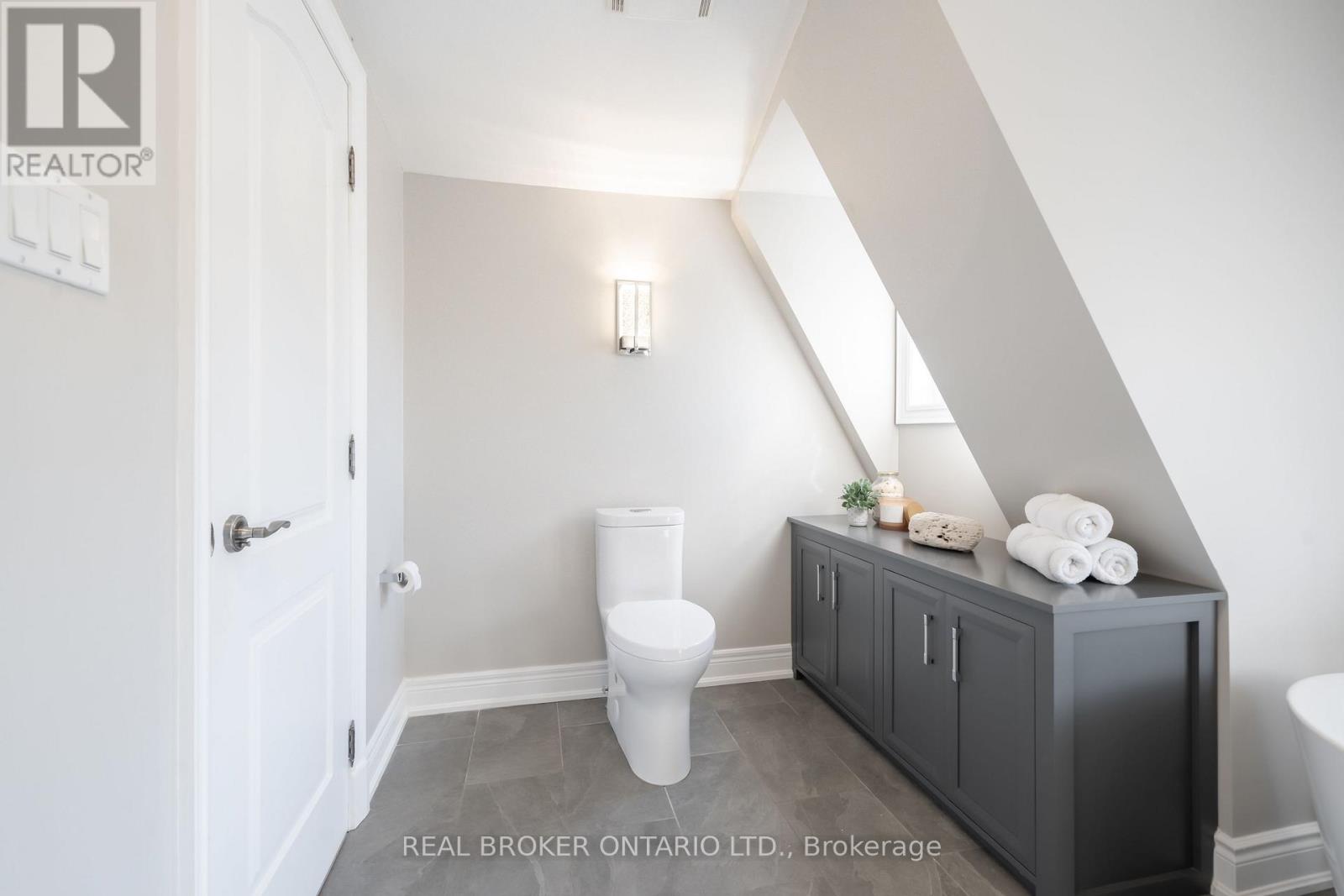 28 Corinth Gardens, Toronto (Bridle Path-Sunnybrook-York Mills), Ontario  M4P 2N5 - Photo 34 - C12071792