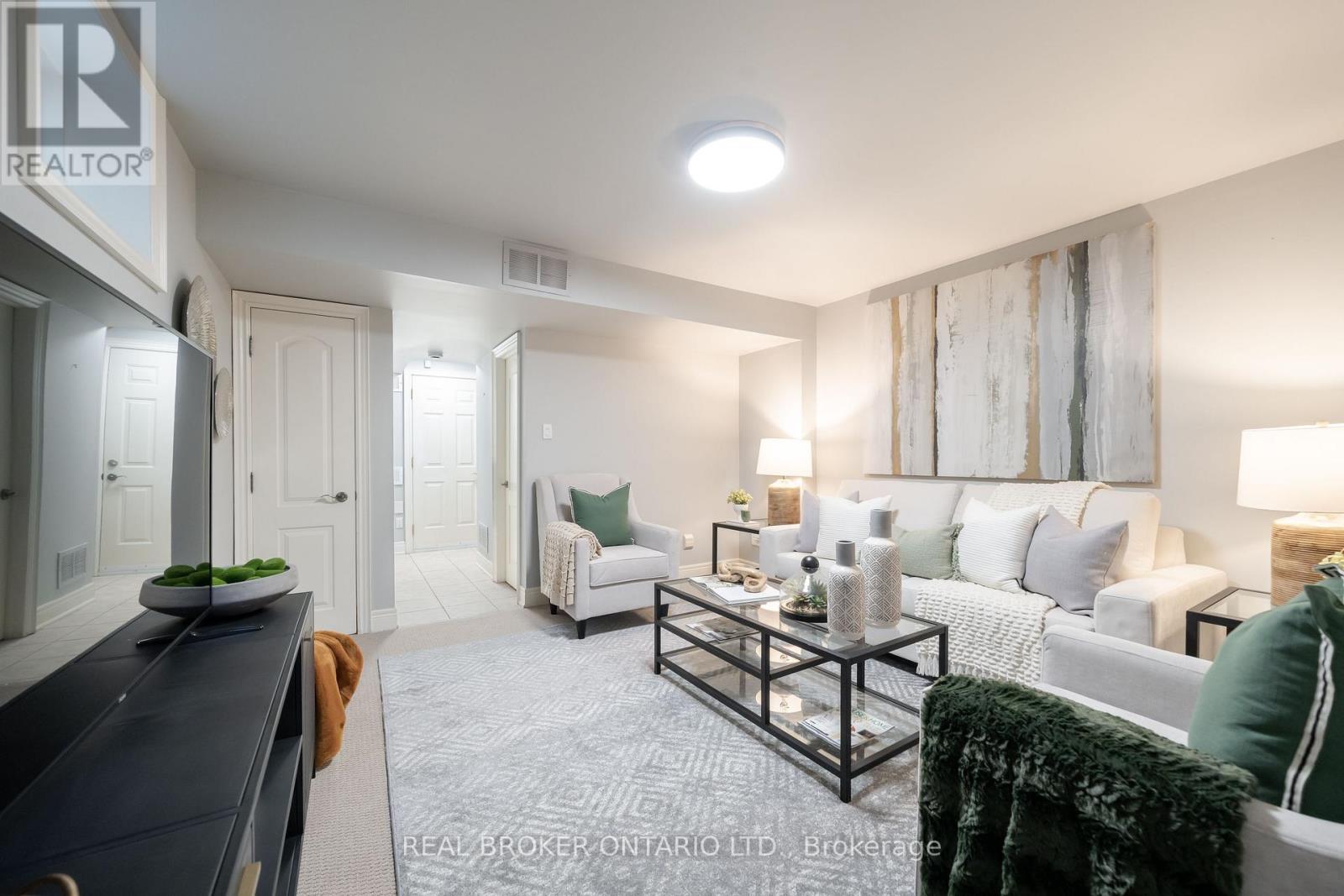 28 Corinth Gardens, Toronto (Bridle Path-Sunnybrook-York Mills), Ontario  M4P 2N5 - Photo 37 - C12071792
