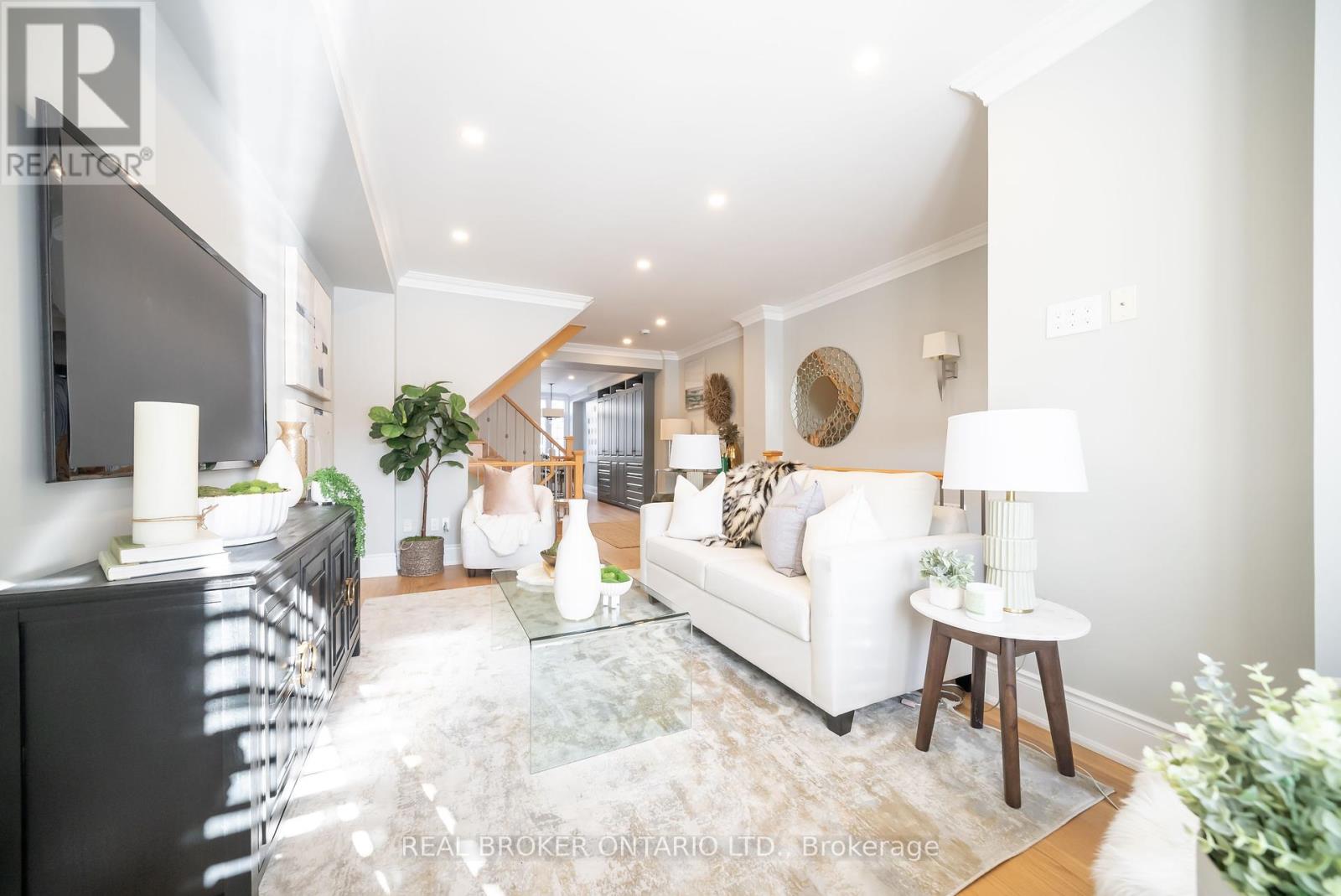 28 Corinth Gardens, Toronto (Bridle Path-Sunnybrook-York Mills), Ontario  M4P 2N5 - Photo 6 - C12071792