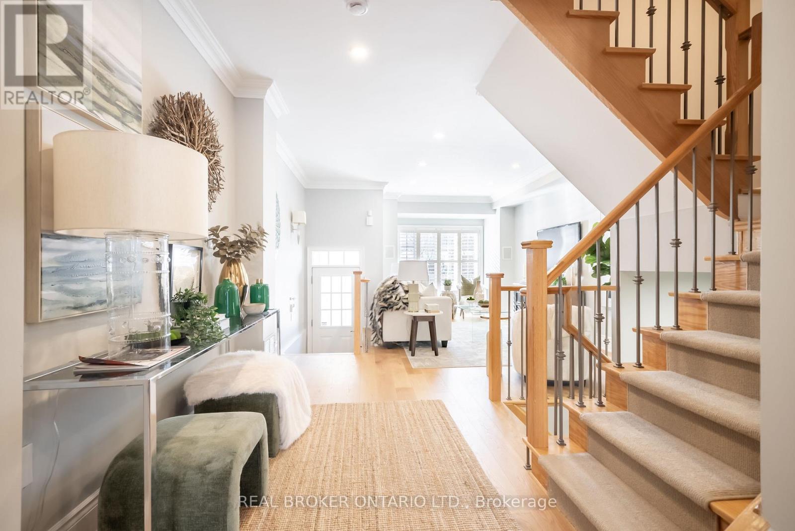28 Corinth Gardens, Toronto (Bridle Path-Sunnybrook-York Mills), Ontario  M4P 2N5 - Photo 8 - C12071792