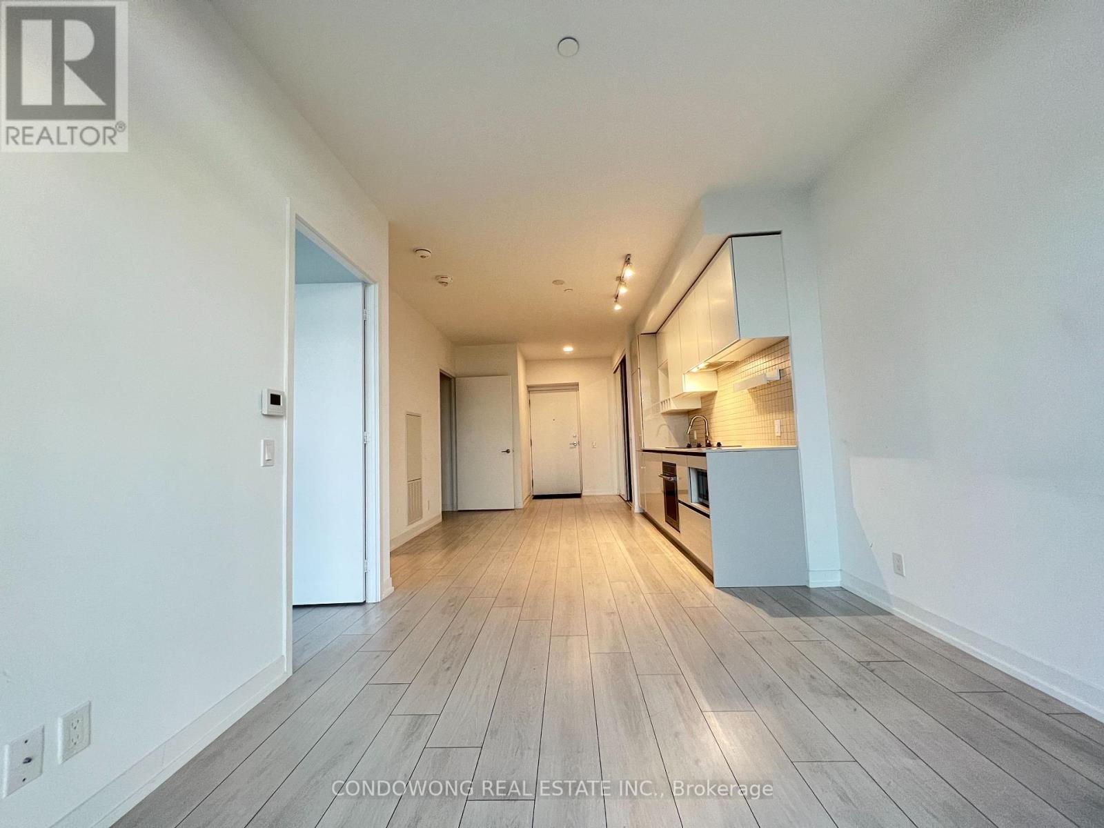 301 - 950 Portage Parkway, Vaughan, Ontario  L4K 0J7 - Photo 8 - N12071821