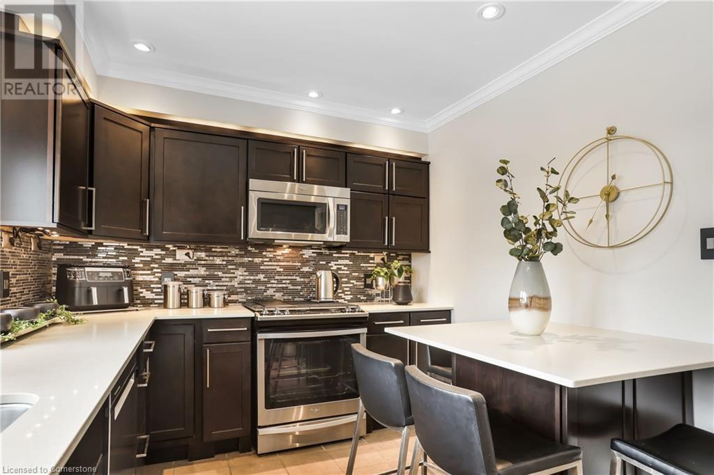 Property at 8 WARWICK Road image 3