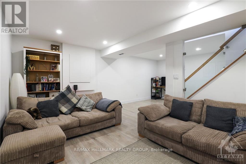 2204 Utah Street, Ottawa, Ontario  K1H 7W8 - Photo 23 - X12071830