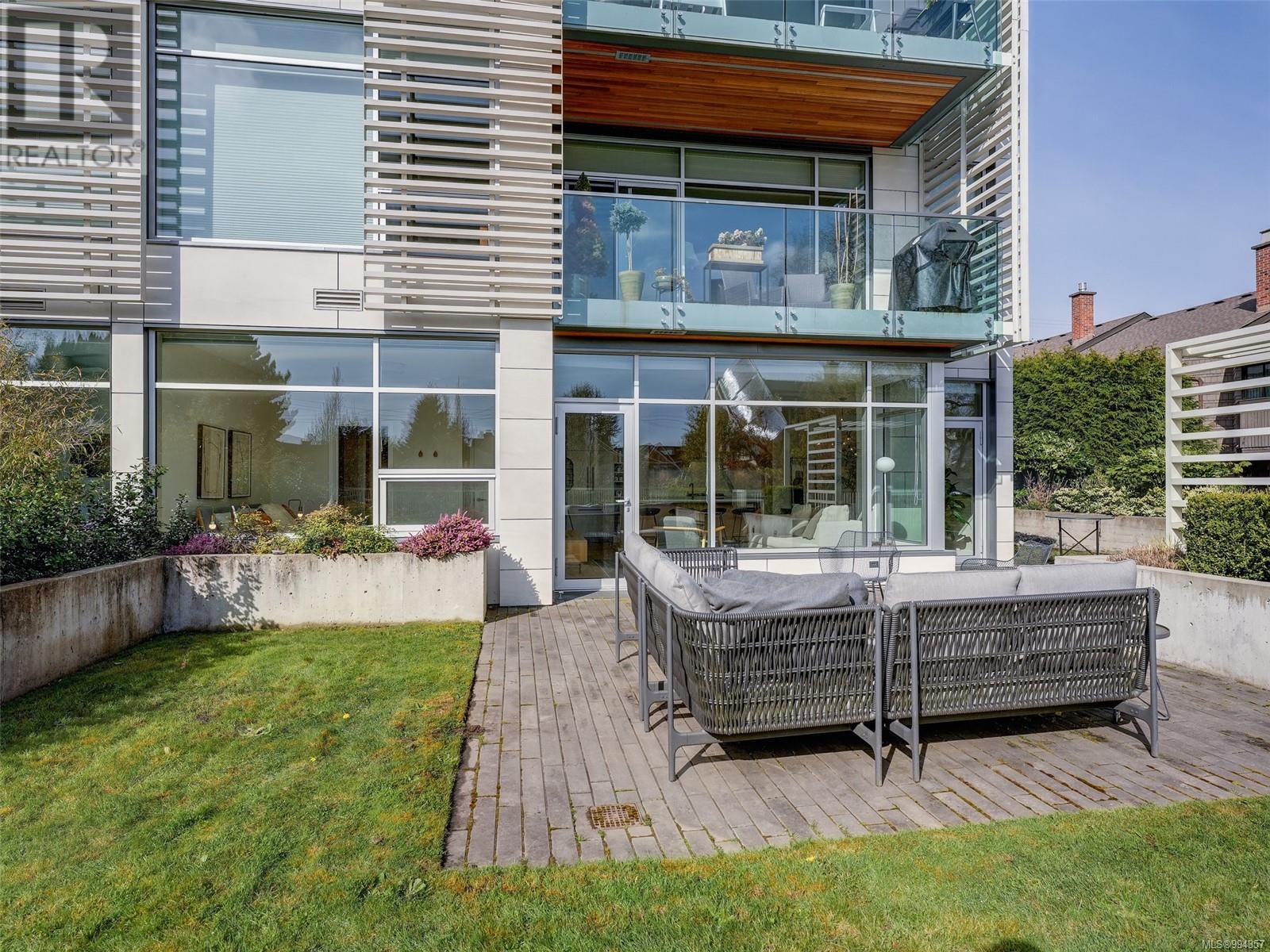 101 986 Heywood Ave, Victoria, British Columbia  V8V 2Y6 - Photo 24 - 994357