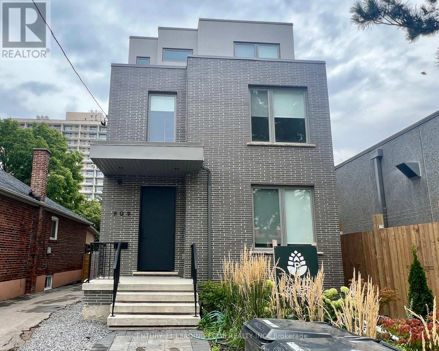 #1 - 909 CASTLEFIELD AVENUE, Toronto, Ontario