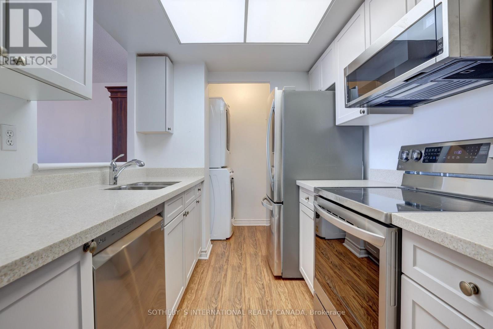 Ph04 - 1001 Cedarglen Gate, Mississauga, Ontario  L5C 4R2 - Photo 8 - W12071810