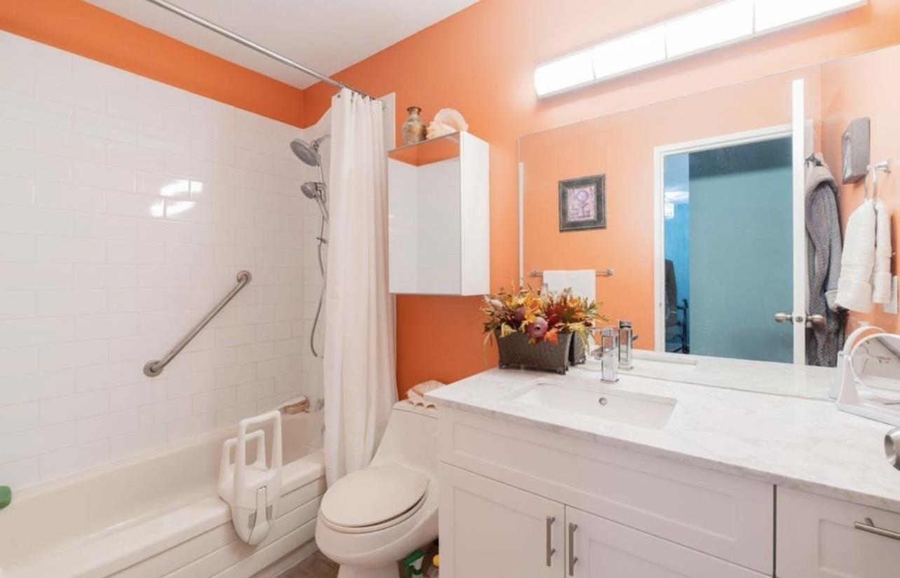 305 9952 149 Street, Surrey, British Columbia  V3R 7W7 - Photo 19 - R2988199