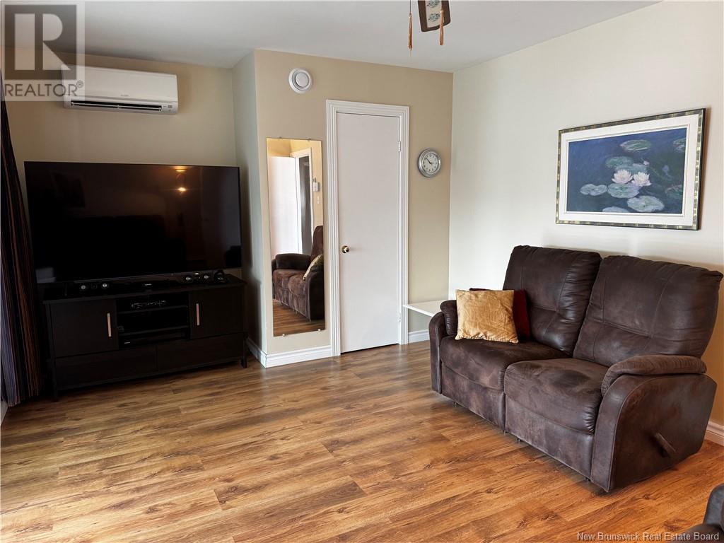 102 49e Avenue, Edmundston, New Brunswick  E3V 3E6 - Photo 19 - NB115891