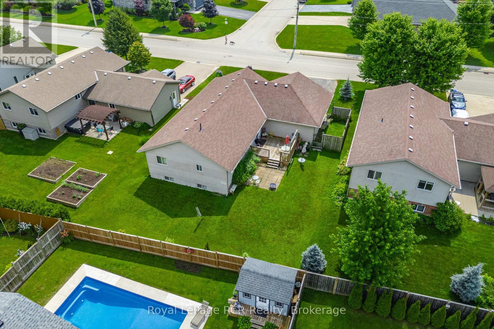 675 Albert Street, Wellington North, Ontario  N0G 2L2 - Photo 15 - X12071902