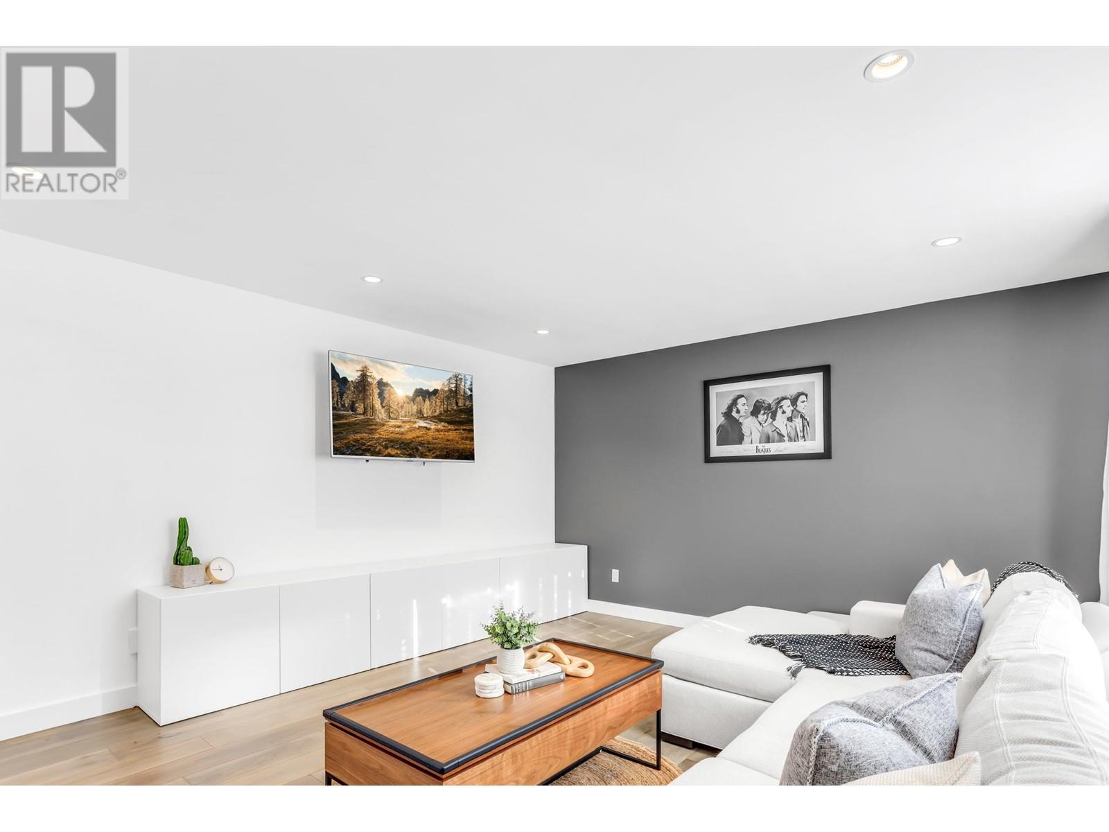 Property at 4511 SAVOY STREET image 3