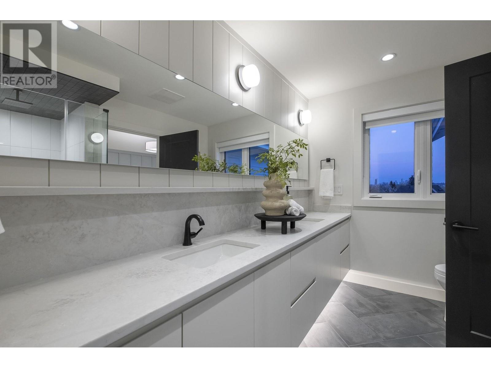 644a Girard Avenue, Coquitlam, British Columbia  V3K 1S8 - Photo 25 - R2987558