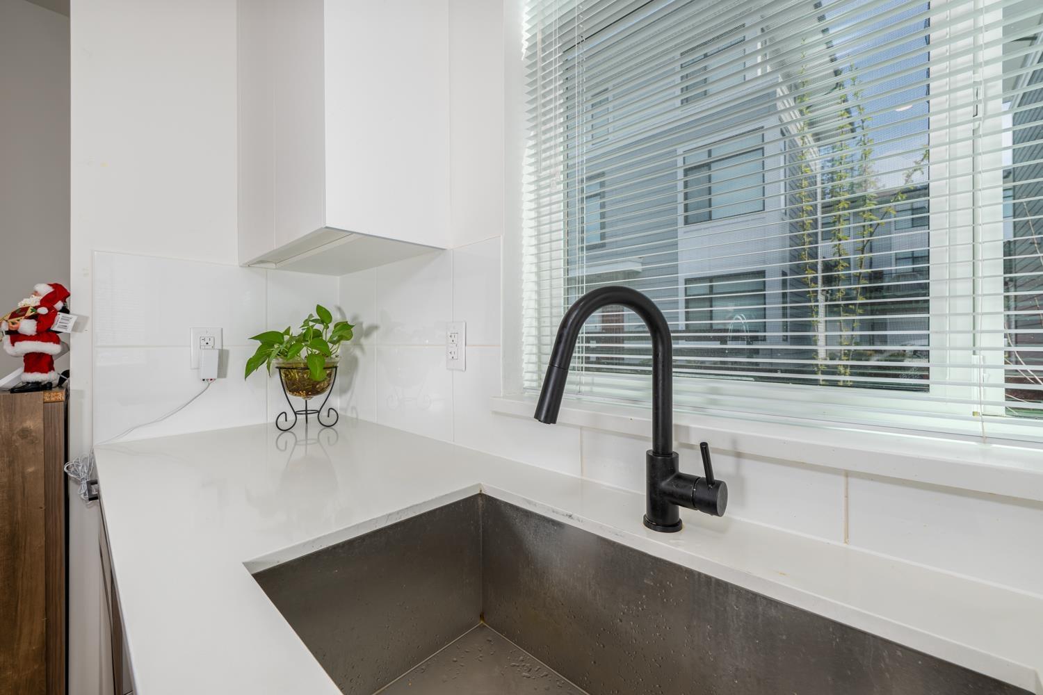 123 15235 Sitka Drive, Surrey, British Columbia  V3S 0A9 - Photo 22 - R2987204