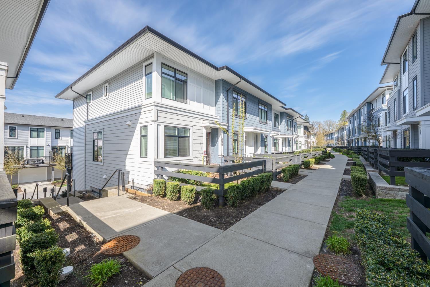 123 15235 Sitka Drive, Surrey, British Columbia  V3S 0A9 - Photo 5 - R2987204