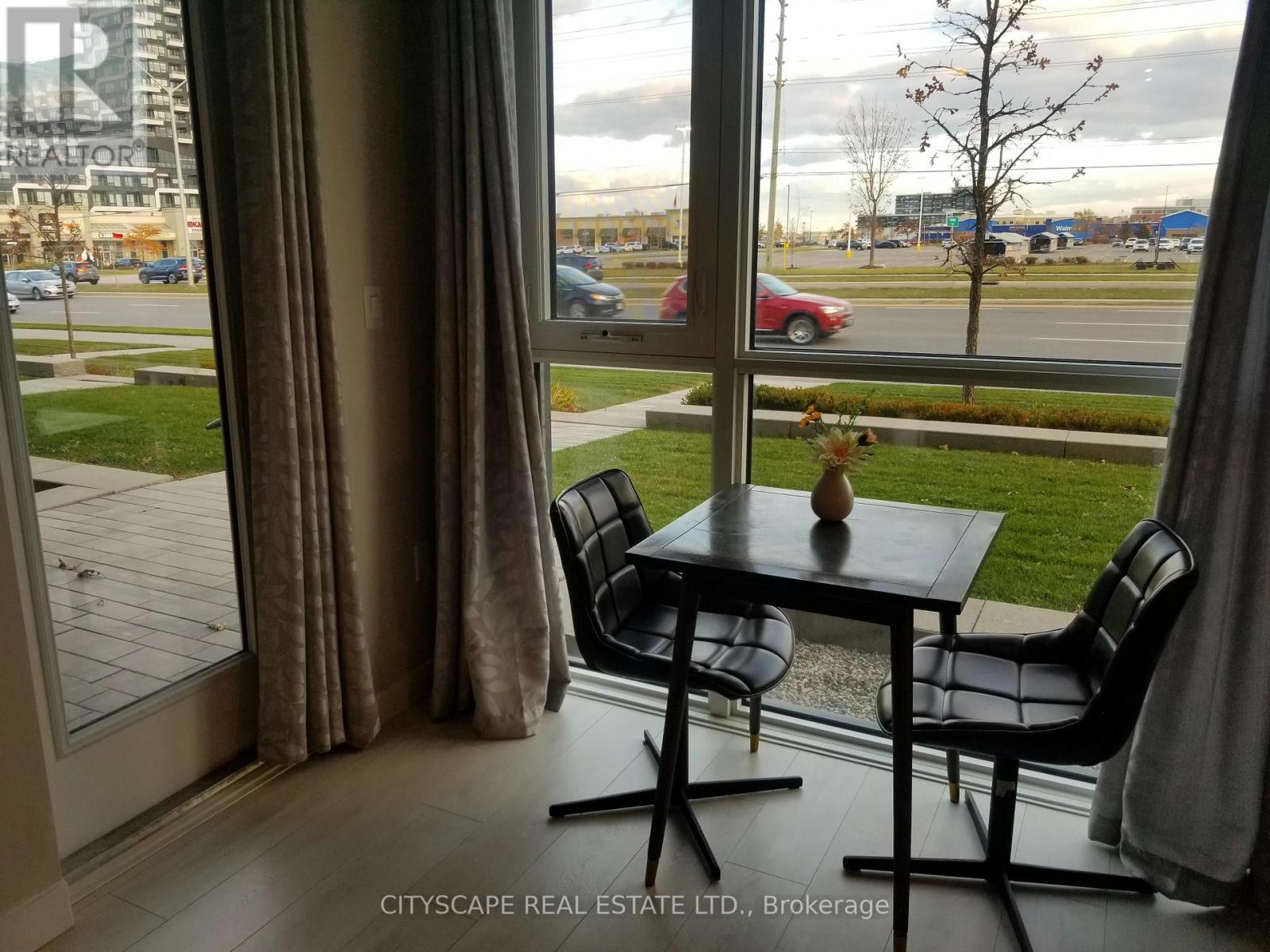 119 - 210 Sabina Drive, Oakville, Ontario  L6H 0W6 - Photo 6 - W12070712