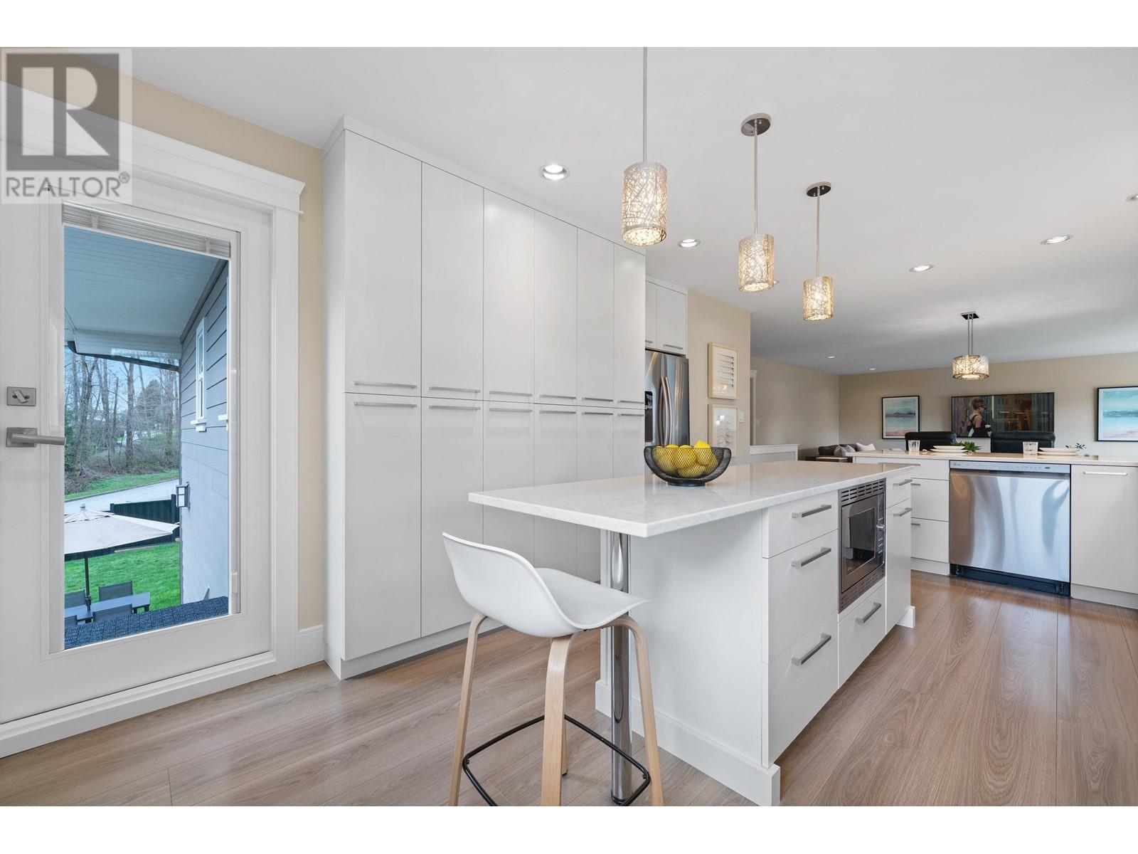 1281 Marsden Court, Burnaby, British Columbia  V5A 3K2 - Photo 7 - R2988013