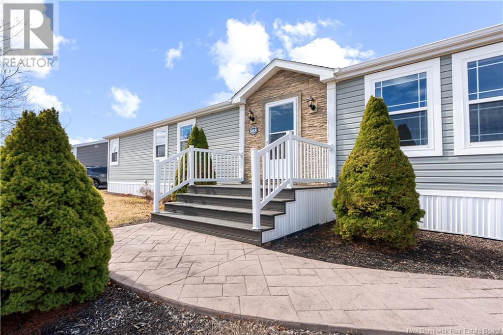 Property at 583 Champlain Street image 2