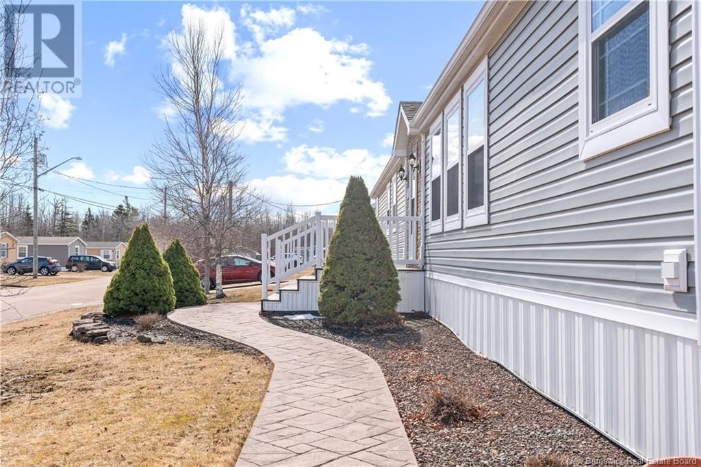 Property at 583 Champlain Street image 3