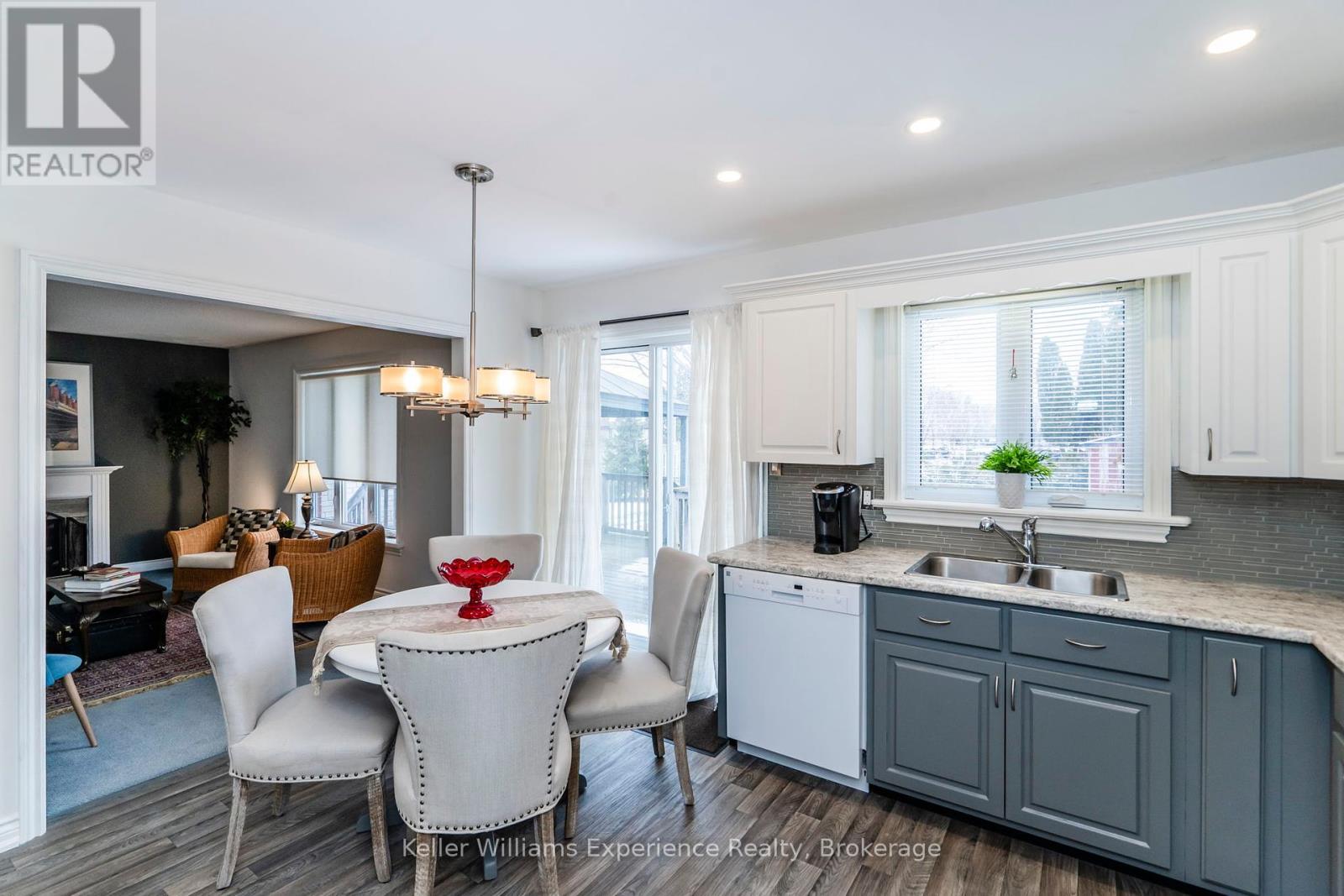 18 Archer Crescent, Springwater, Ontario  L0L 1P0 - Photo 8 - S12071457