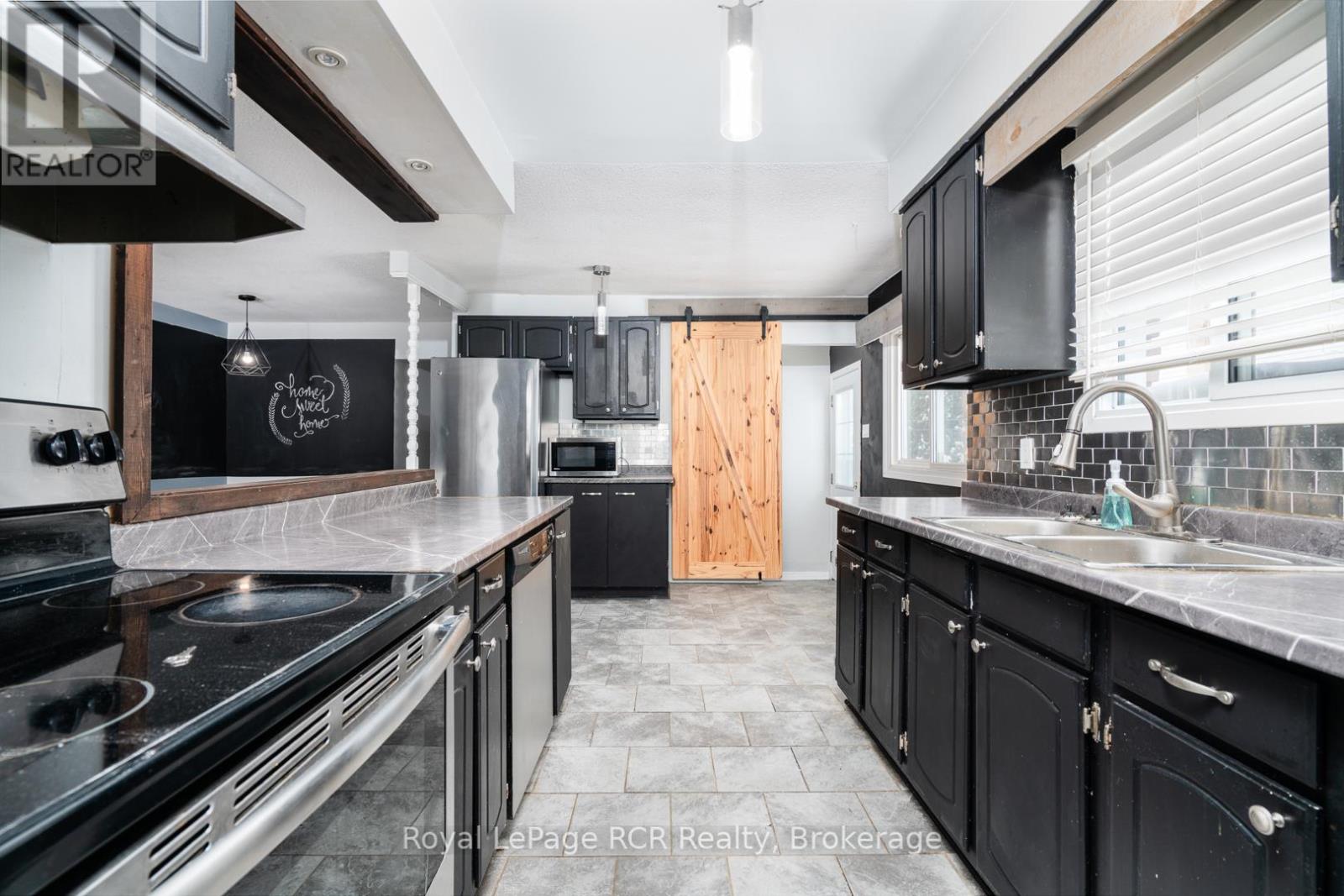 672 Kennard Crescent, Kincardine, Ontario  N2Z 1T4 - Photo 10 - X11974260