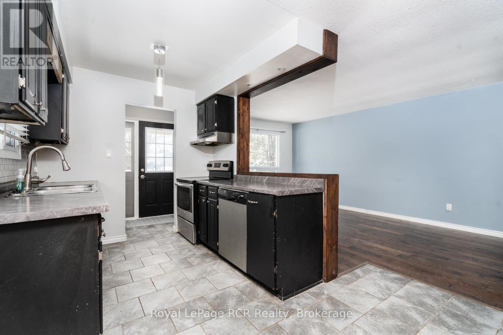672 Kennard Crescent, Kincardine, Ontario  N2Z 1T4 - Photo 9 - X11974260