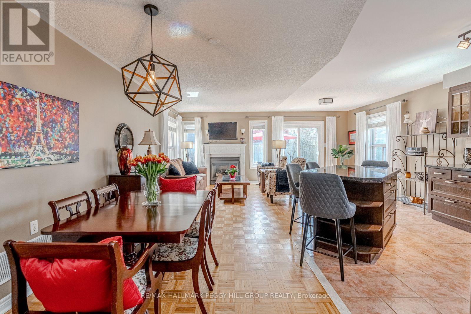 1 Valley View Court, Barrie, Ontario  L4N 0G7 - Photo 3 - S12071864