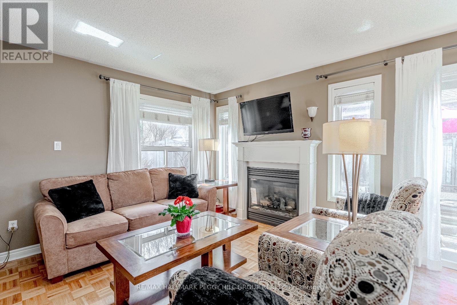 1 Valley View Court, Barrie, Ontario  L4N 0G7 - Photo 7 - S12071864