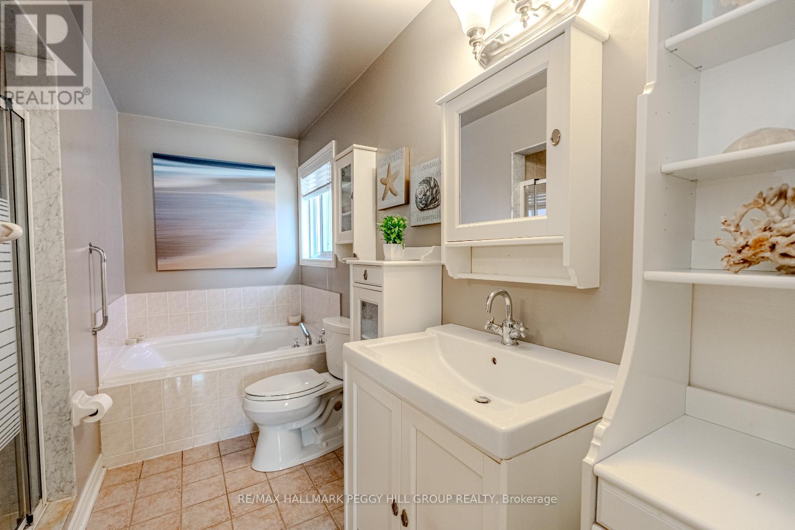 1 Valley View Court, Barrie, Ontario  L4N 0G7 - Photo 9 - S12071864