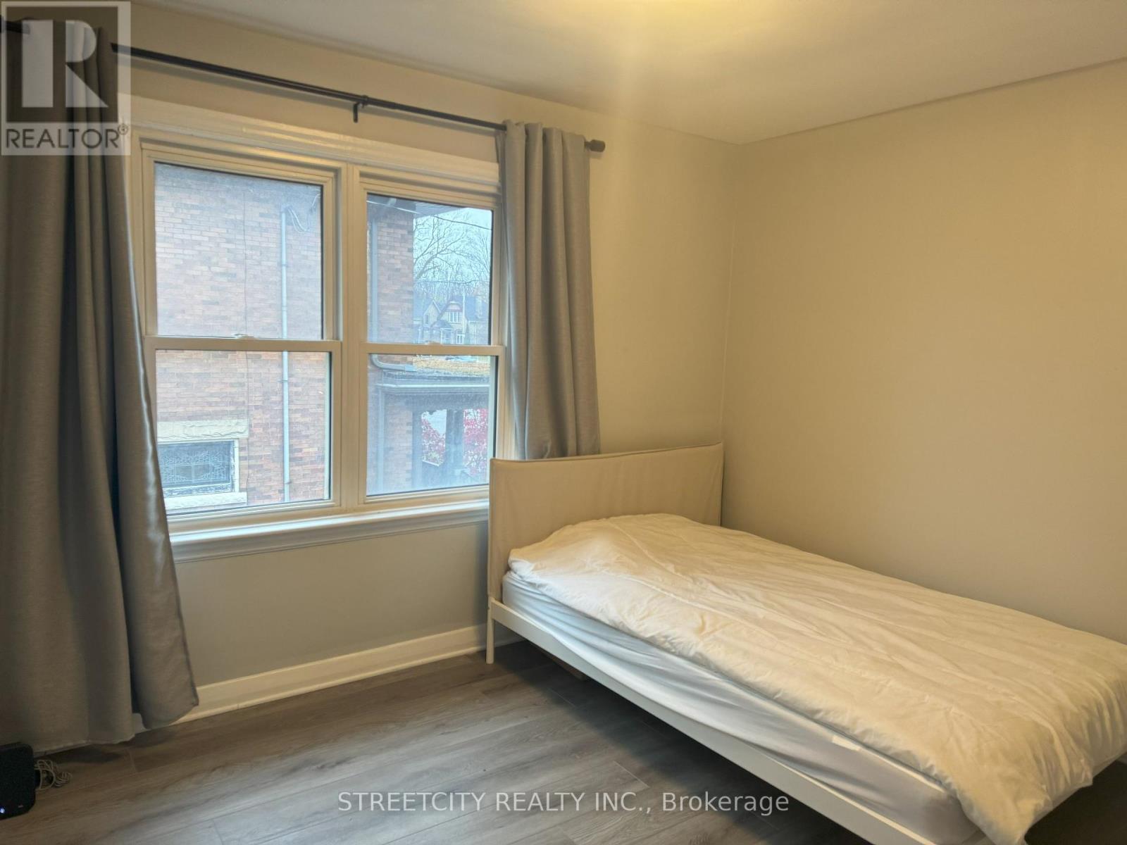 Upper - 17 Evergreen Avenue, London, Ontario  N6J 1A6 - Photo 12 - X12072071