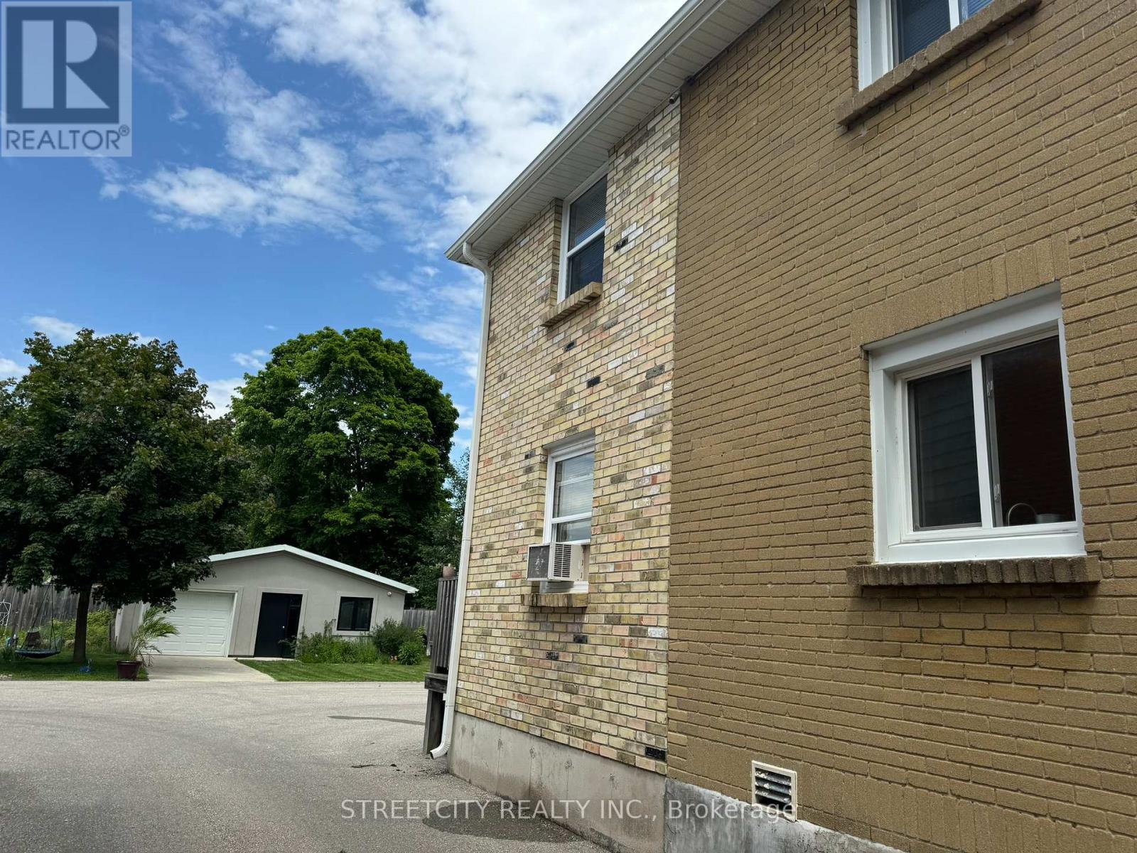 Upper - 17 Evergreen Avenue, London, Ontario  N6J 1A6 - Photo 2 - X12072071