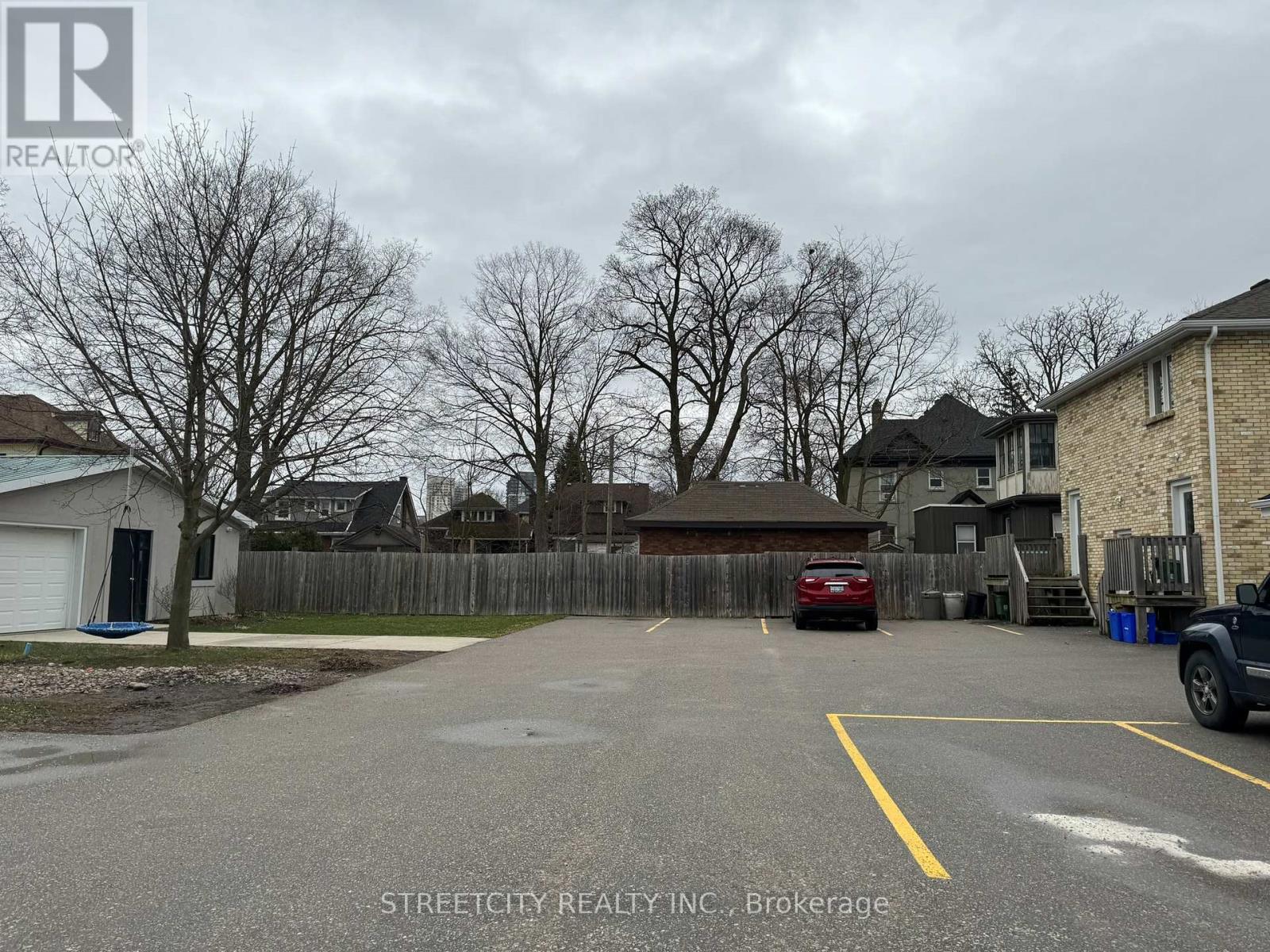 Upper - 17 Evergreen Avenue, London, Ontario  N6J 1A6 - Photo 3 - X12072071