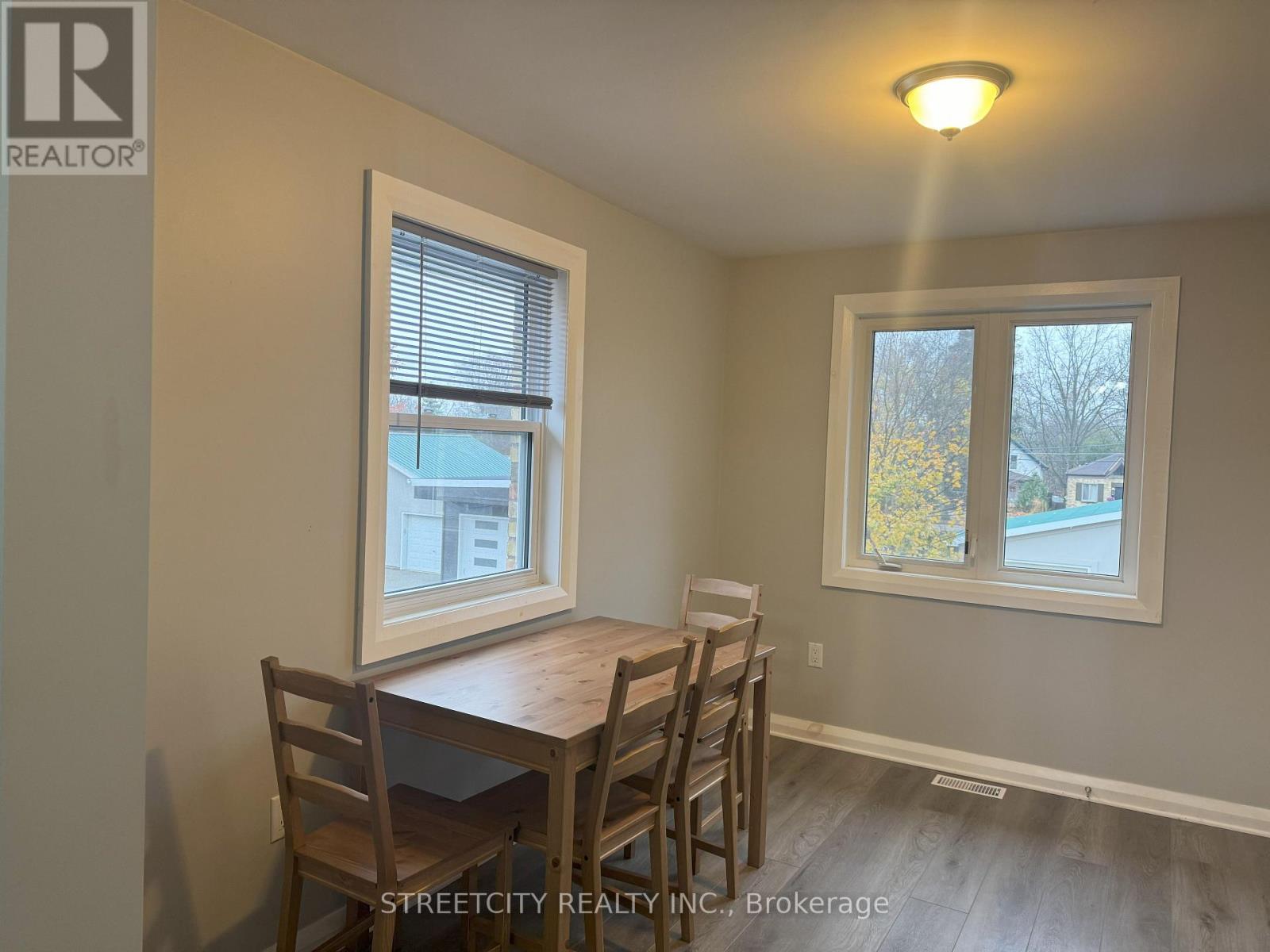 Upper - 17 Evergreen Avenue, London, Ontario  N6J 1A6 - Photo 6 - X12072071